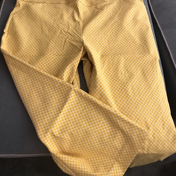 Avenue Spring Capri - Picture 2 of 2